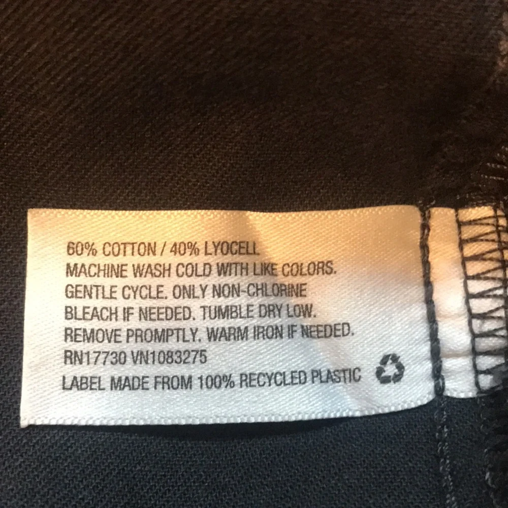3/$10 Universal Thread top - Picture 4 of 4
